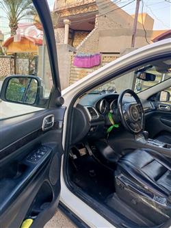 جیپ گراند شیرۆکی